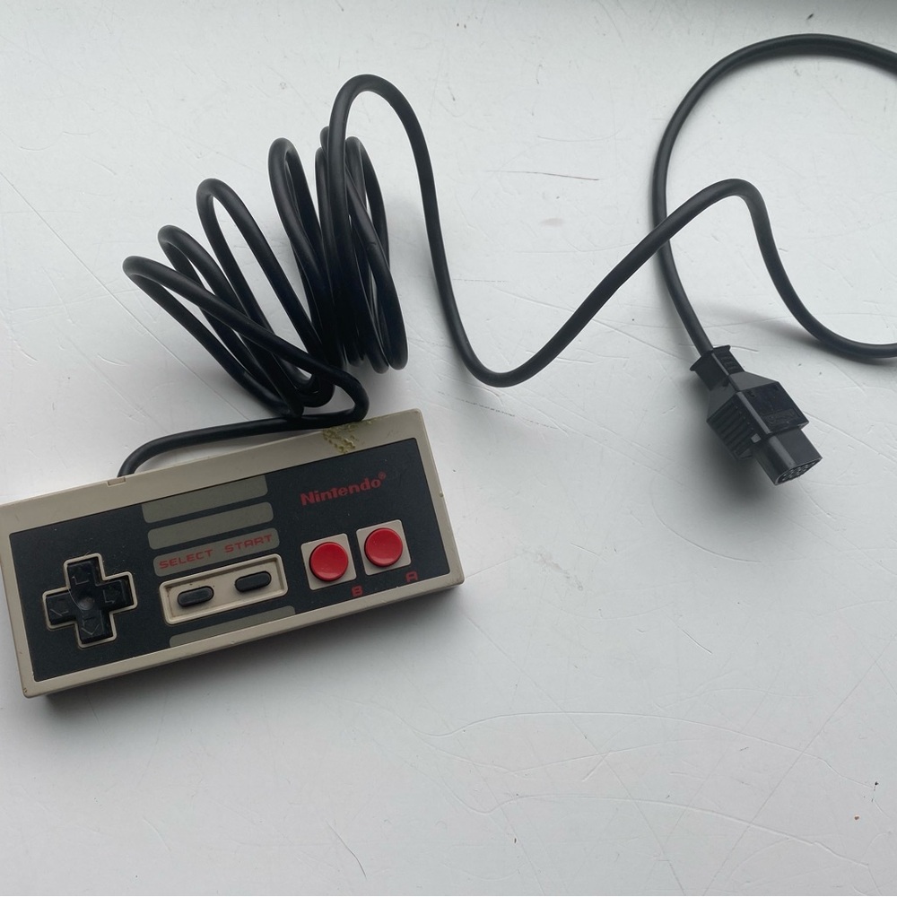 1 original Nintendo remote